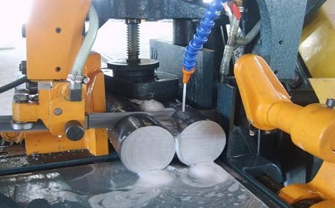 咸安卧式带锯床的送料方式有哪几种？